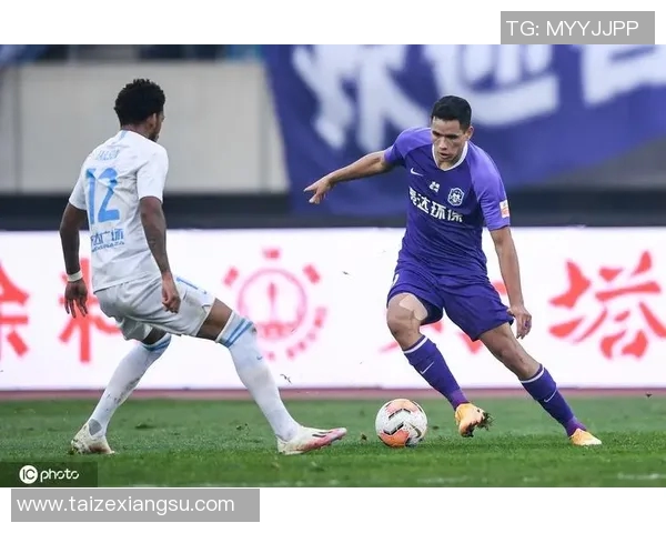 泰达与大连人精彩对决集锦回顾全场精彩瞬间与战术分析